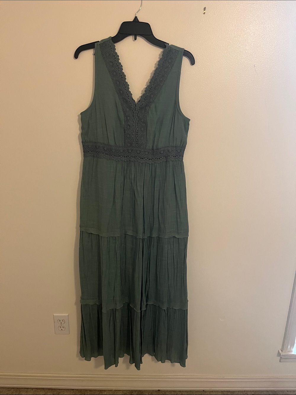 Sleeveless Sage Green Lace-Trim Maxi Dress